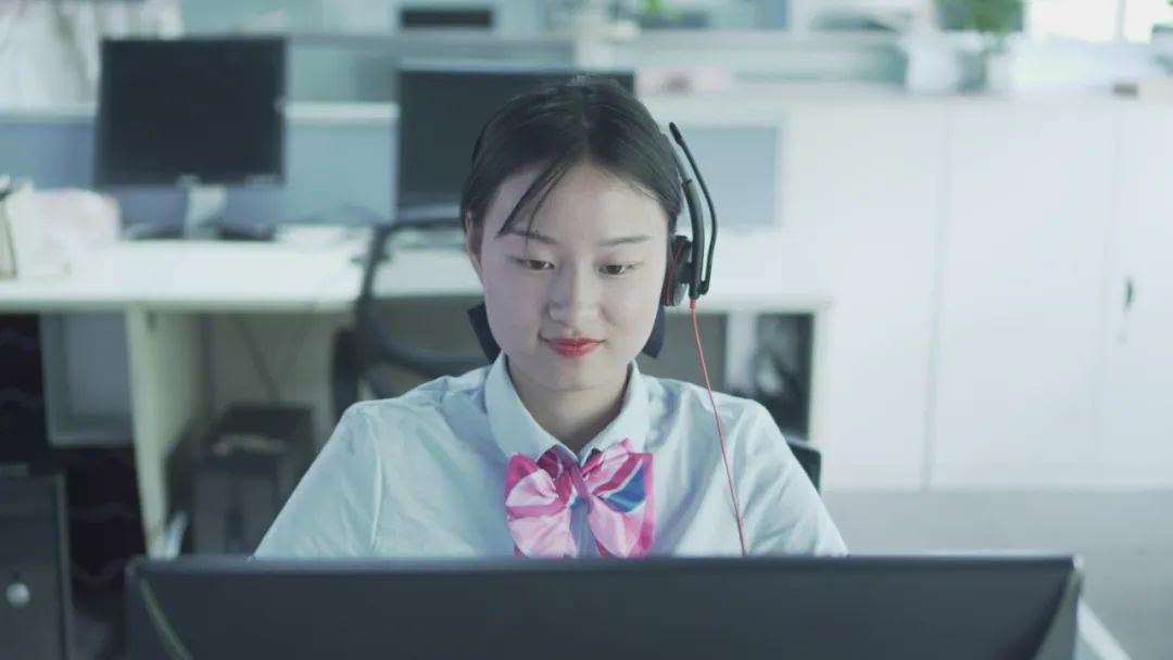 愛成都，迎大運(yùn)！中國(guó)電信四川公司開通英語熱線為大運(yùn)健兒加油
