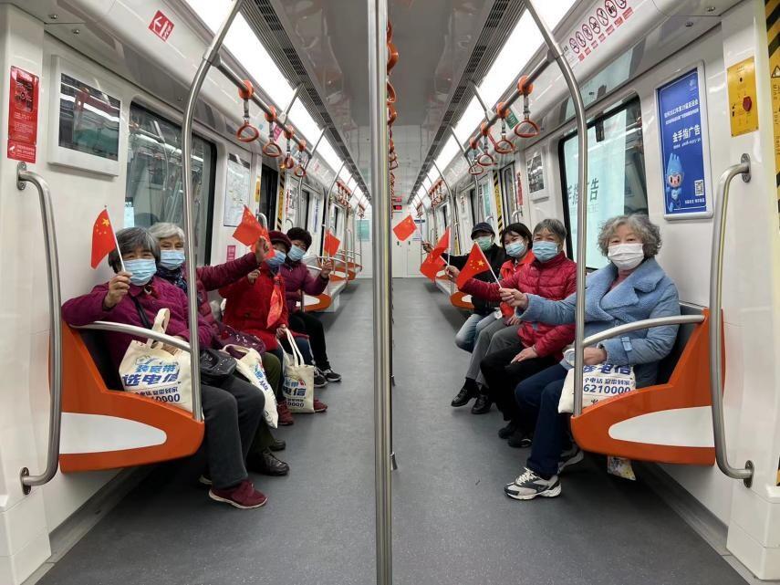 中國(guó)電信浙江公司春季“幸福學(xué)堂”適老化服務(wù)進(jìn)行中