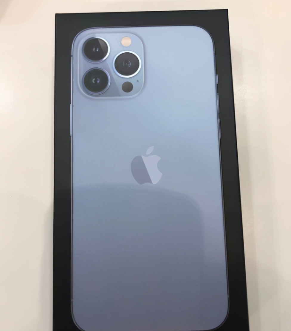 港版iPhone才是性價比之王，價格和美版一樣，功能和國行一樣