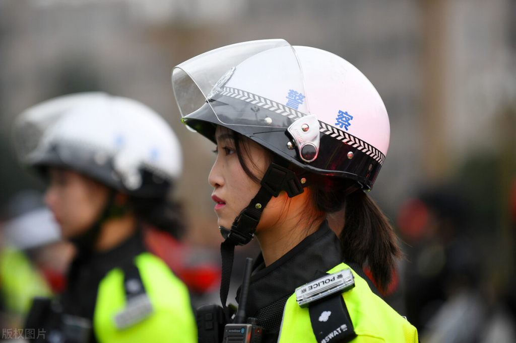 警察工資多少錢一個(gè)月（刑警一個(gè)月工資有幾萬）